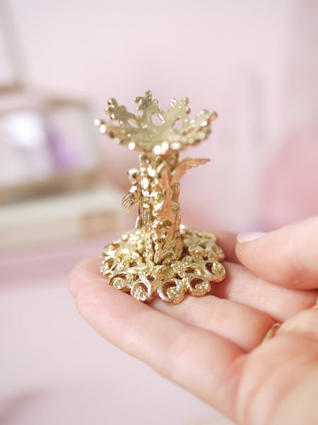 Birds of the Castle Stand