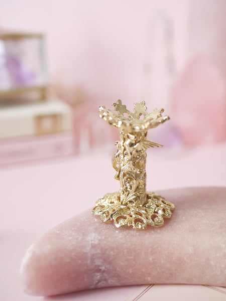 Birds of the Castle Stand