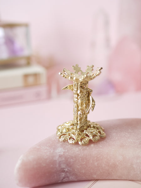 Birds of the Castle Stand