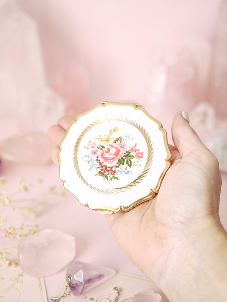 Vintage Stratton Compact with Floral Design *Collectible Item* – Moonie ...